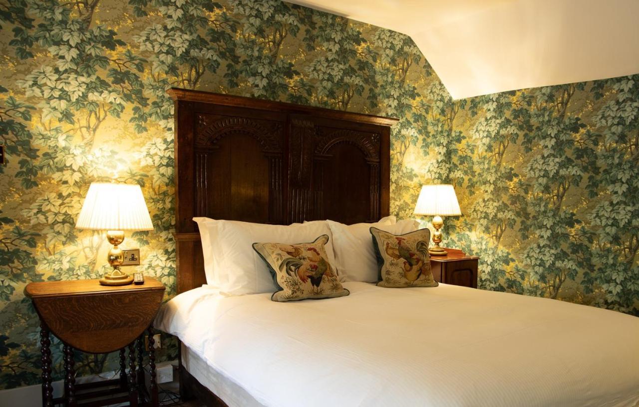 Ockenden Manor Hotel&Spa Cuckfield Buitenkant foto