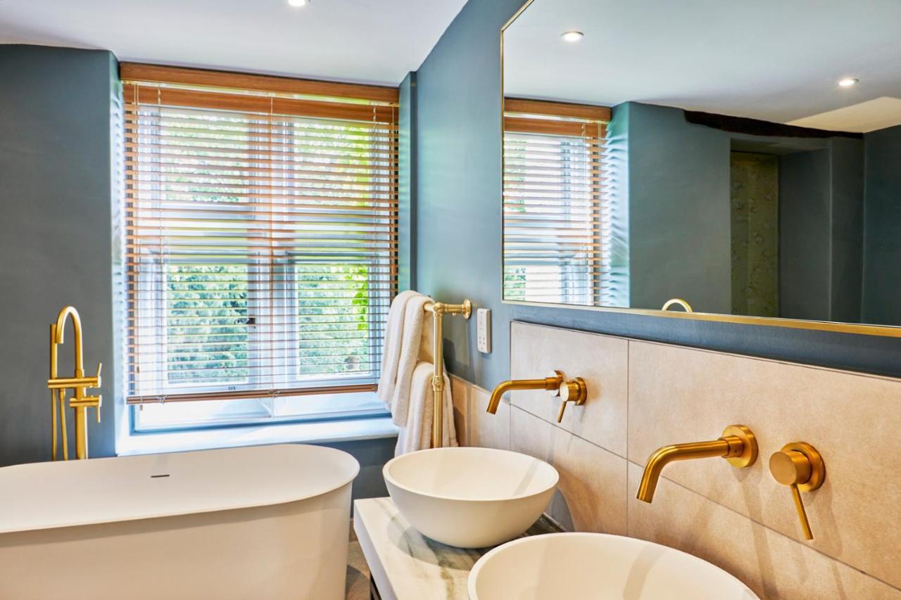 Ockenden Manor Hotel&Spa Cuckfield Buitenkant foto