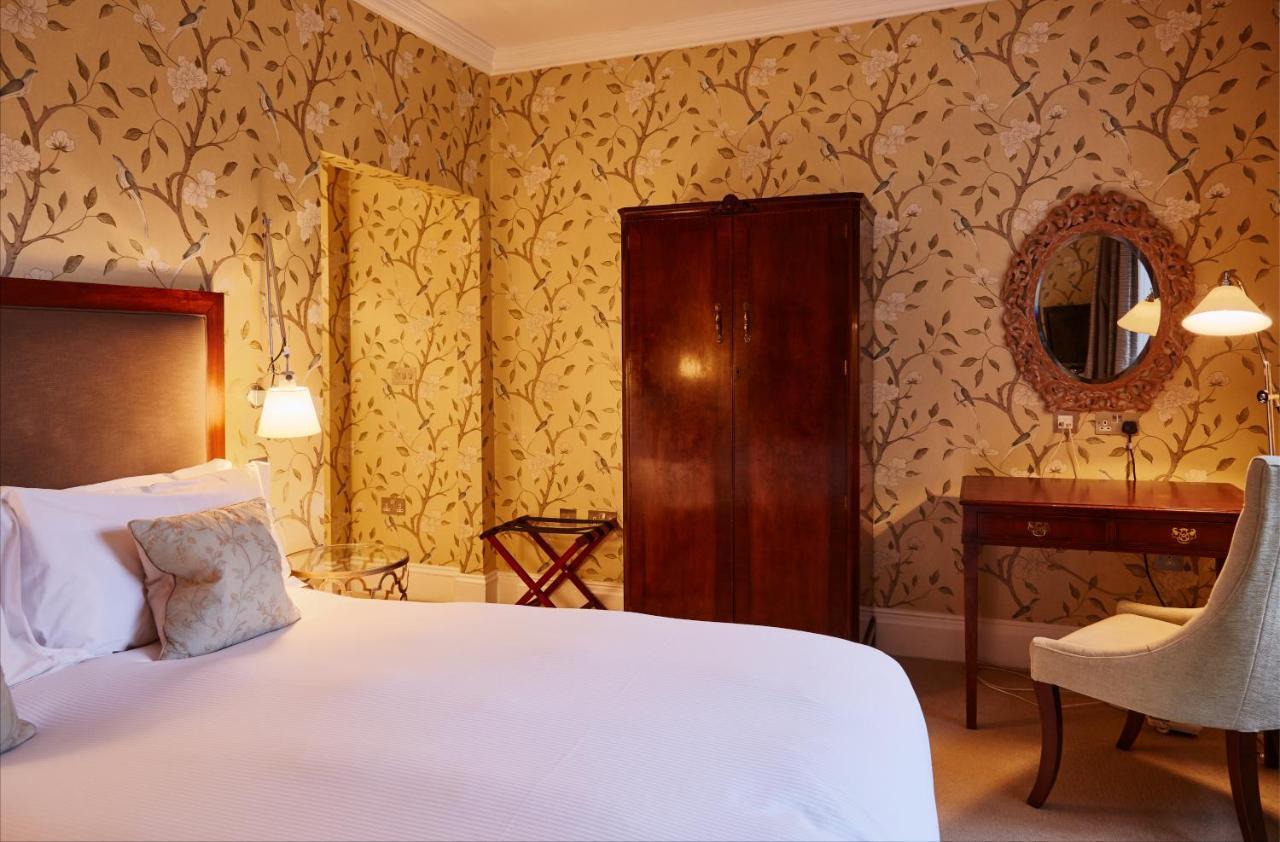 Ockenden Manor Hotel&Spa Cuckfield Buitenkant foto
